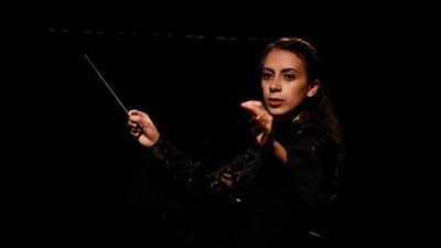 بعد نجاح العرض بالإسكندرية.. أوركسترا الوتريات بقيادة روسيلا في مسرح الجمهورية