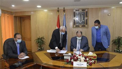 محافظ أسيوط يعتمد نتيجة الشهادة الإعدادية للفصل الدراسي الأول بنسبة نجاح 98.5% للعامة و89.3% للمهنية