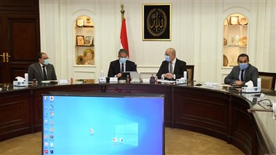وزيرا الإسكان والسياحة يتابعان مع الرئاسة خطط تنمية ساحل البحر الأحمر وجنوب سيناء