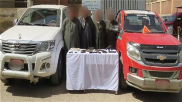 المتهمين والمضبوطات