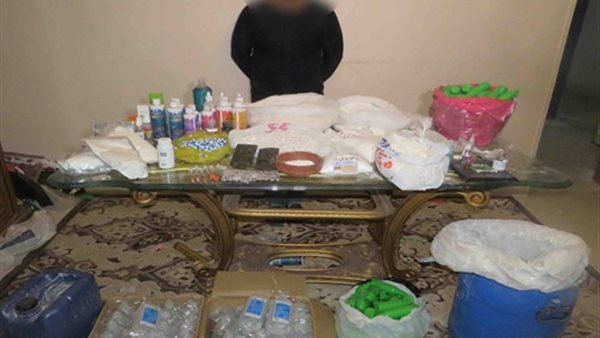 متهم بتصنيع المخدرات