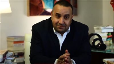 في حلقة جديدة من دعاة عصر السادات.. وائل لطفي يكشف كيف حوّل كشك سيد قطب إلى أسطورة 