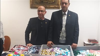 جمارك برج العرب تحبط محاولة تهريب مستحضرات تجميل مستوردة