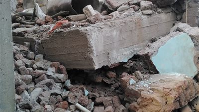 انهيار منزل من طابقين بقرية المراشدة في قنا