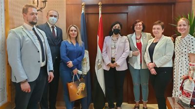 لتبادل الخبرات السياحية.. غادة شلبي تلتقي بسفير وقنصل بيلاروسيا بالقاهرة 