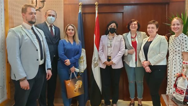 غادة شلبى تلتقي بسفير