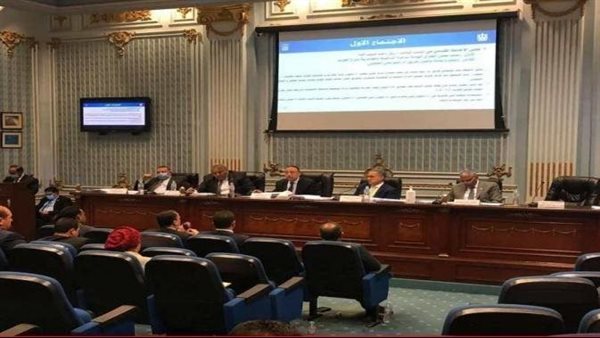 اجتماع محافظ الإسكندرية