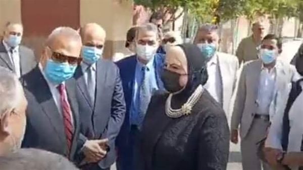 وزيرة التجارة ومحافظ