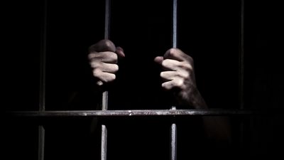 المُشدد 5 سنوات لحداد وعامل لترويعهم طالبًا وتهشيم سيارته بالشرقية