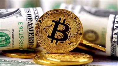 عملة بيتكوين تهبط 7% لأدنى مستوى في 18 شهرا