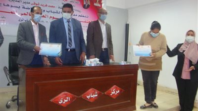  الشباب والرياضة بسوهاج يُكرم أمهات الشهداء خلال الاحتفالات باليوم العالمي للمرأة (صور)