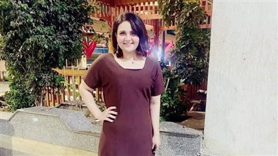 والدة فتاة بورسعيد المتوفية خلال عملية تجميل تناشد وزيرة الصحة بتشديد الرقابة علي المراكز والأطباء (صور)