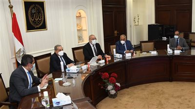 وزيرا الإسكان والإنتاج الحربي يبحثان إجراءات الشراء الموحد والتصنيع المحلي لمهمات 