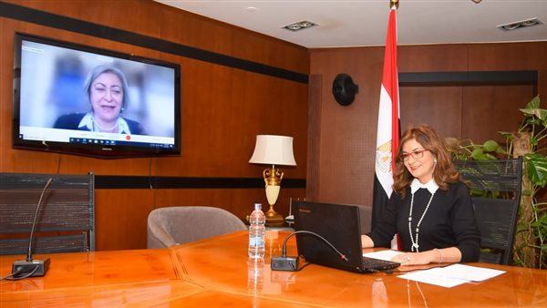 وزيرة الهجرة