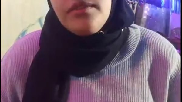 السيدة التي خلعت