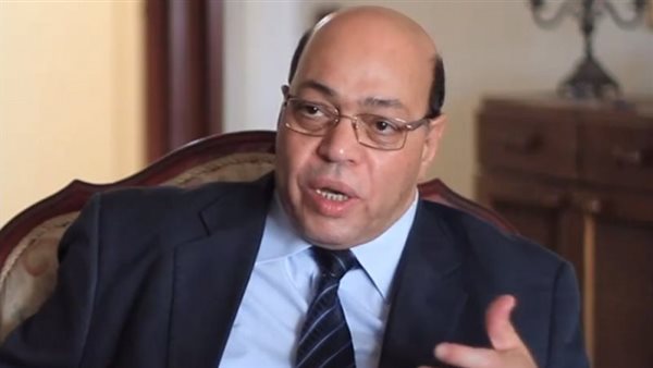  شاكر عبد الحميد