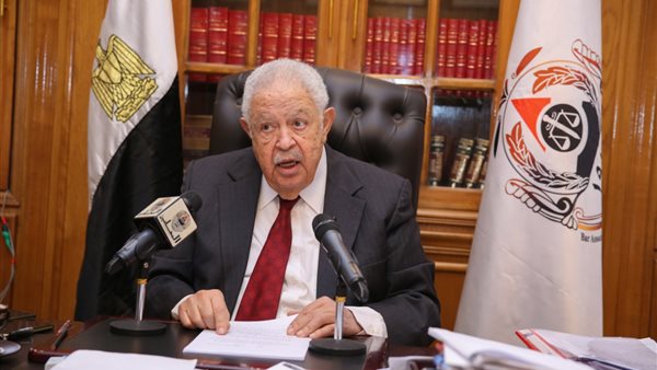 نقيب المحامين