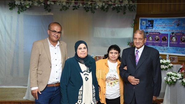 الأم المثاليه