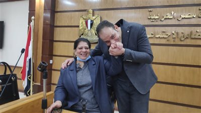 الأم المثالية  بالأقصر.. رحلة كفاح استمرت 27 عامًا 