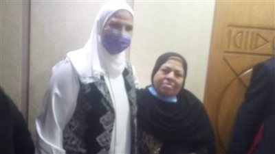 مرضت ابنتها بالسرطان.. ابن الأم المثالية بالقليوبية: أمي صمدت أمام الأهوال