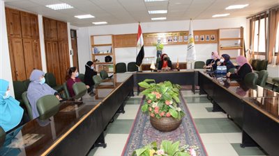 جامعة أسيوط تكرم 5 أمهات مثاليات خلال احتفالها بعيد الأم