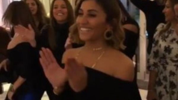 دينا الشربيني ترقص