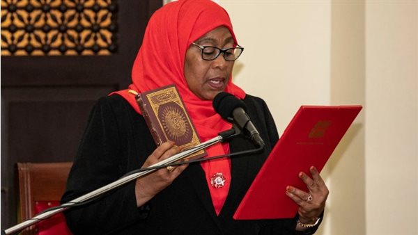 سامية صلوحى رئيسة