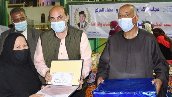 محافظ أسوان