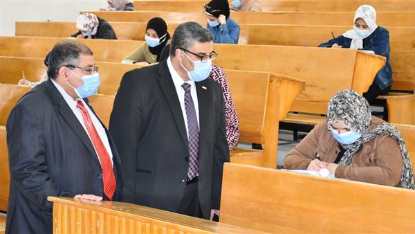 طلاب جامعة قناة السويس