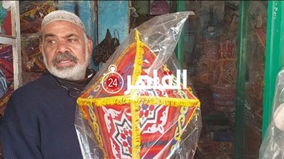 أقدم بائع فوانيس ببورسعيد: احنا الأصل والصيني 