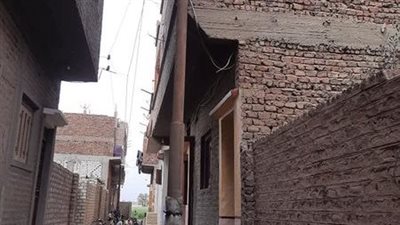 سقوط شاب من أعلى عمود إنارة ونقله إلى مستشفى أبو كبير بالشرقية | تفاصيل