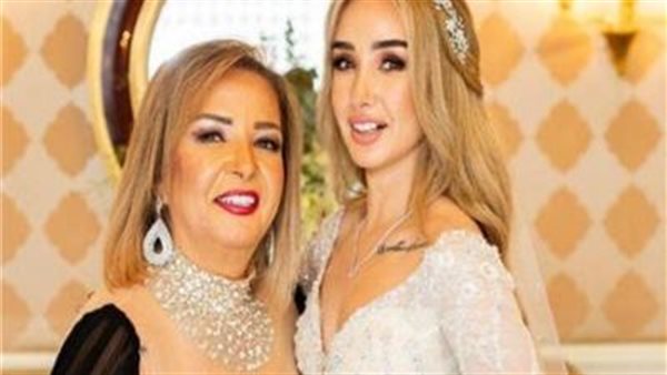 هنا الزاهد ووالدتها