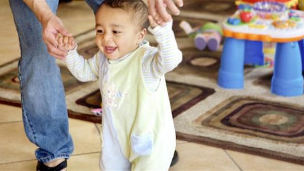 سير الطفل الصغير