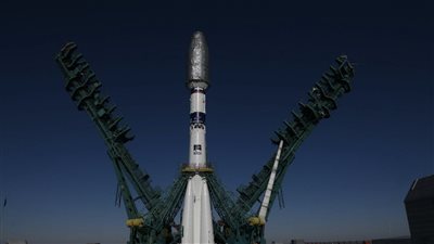 روسيا تطلق صاروخ 