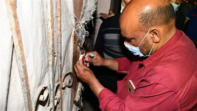 الفيوم.. غلق وتشميع 11 مقهى ومطعم لعدم الالتزام بالإجراءات الاحترازية