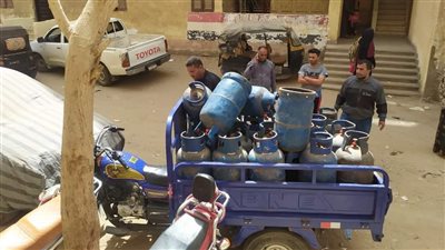 ضبط تروسيكل يحمل أسطوانات غاز بدون ترخيص في الفيوم