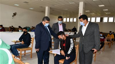 9257 طالبًا يؤدون امتحانات اللغة الإنجليزية بجامعة القناة 