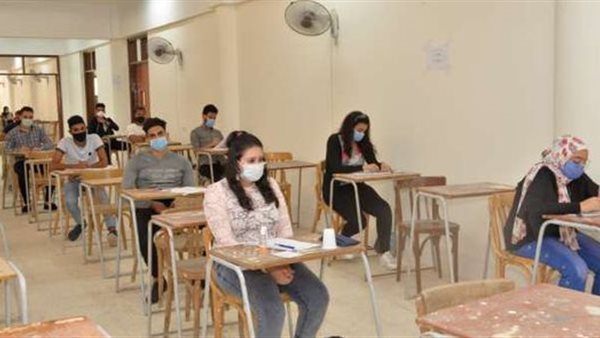 أمتحانات طالبة 