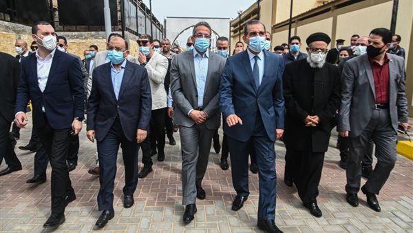 وزير الاثار يفتتح