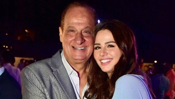 هاني مهنا وزوجته