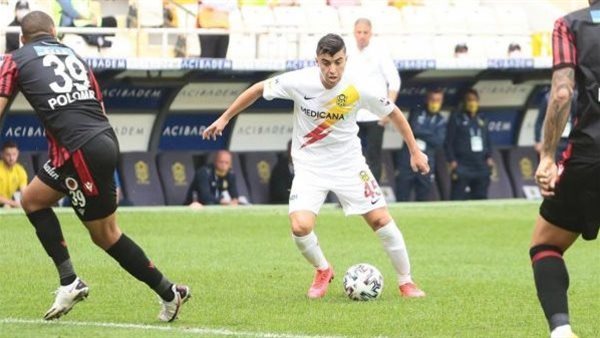 كريم حافظ: مصطفى