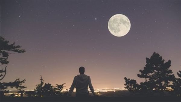 فوائد التأمل فى القمر