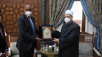 “الطيب” يستقبل وزير خارجية الصومال.. ويبرز دور بلاده عربيًّا وأفريقيًّا