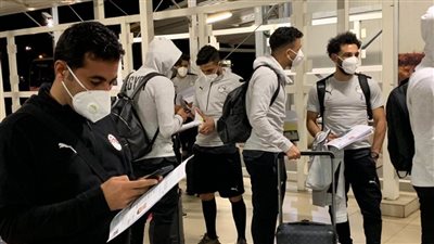 بعثة المنتخب الوطني تصل نيروبي لمواجهة كينيا والسفير في استقبالها (صور) 