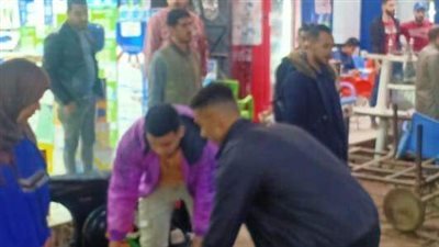 حملة للتصدي للتعديات على الطريق العام ومحاضر للمخالفين بشبرا (صور) 