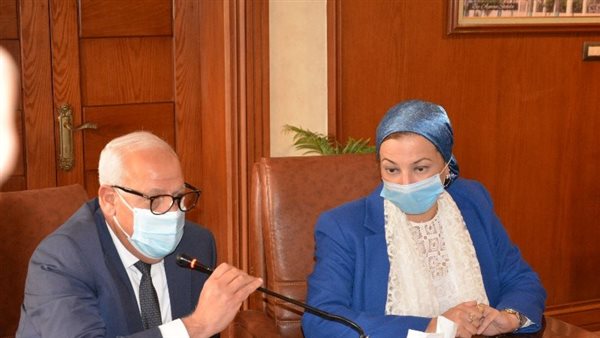 وزيرة البيئة ومحافظ