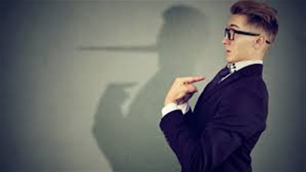 الأشخاص الكاذبون