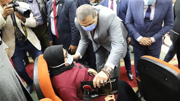 وزير القوى العاملة