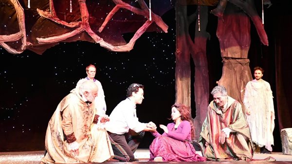 جانب من العرض المسرحي