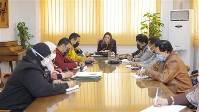 محافظ دمياط تبحث موقف المشروعات الجارية برأس البر